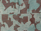 The splinter-B camouflage on the back panel of the jump smock