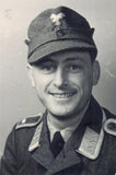 Luftwaffe portrait showing collar tabs for Unteroffizier